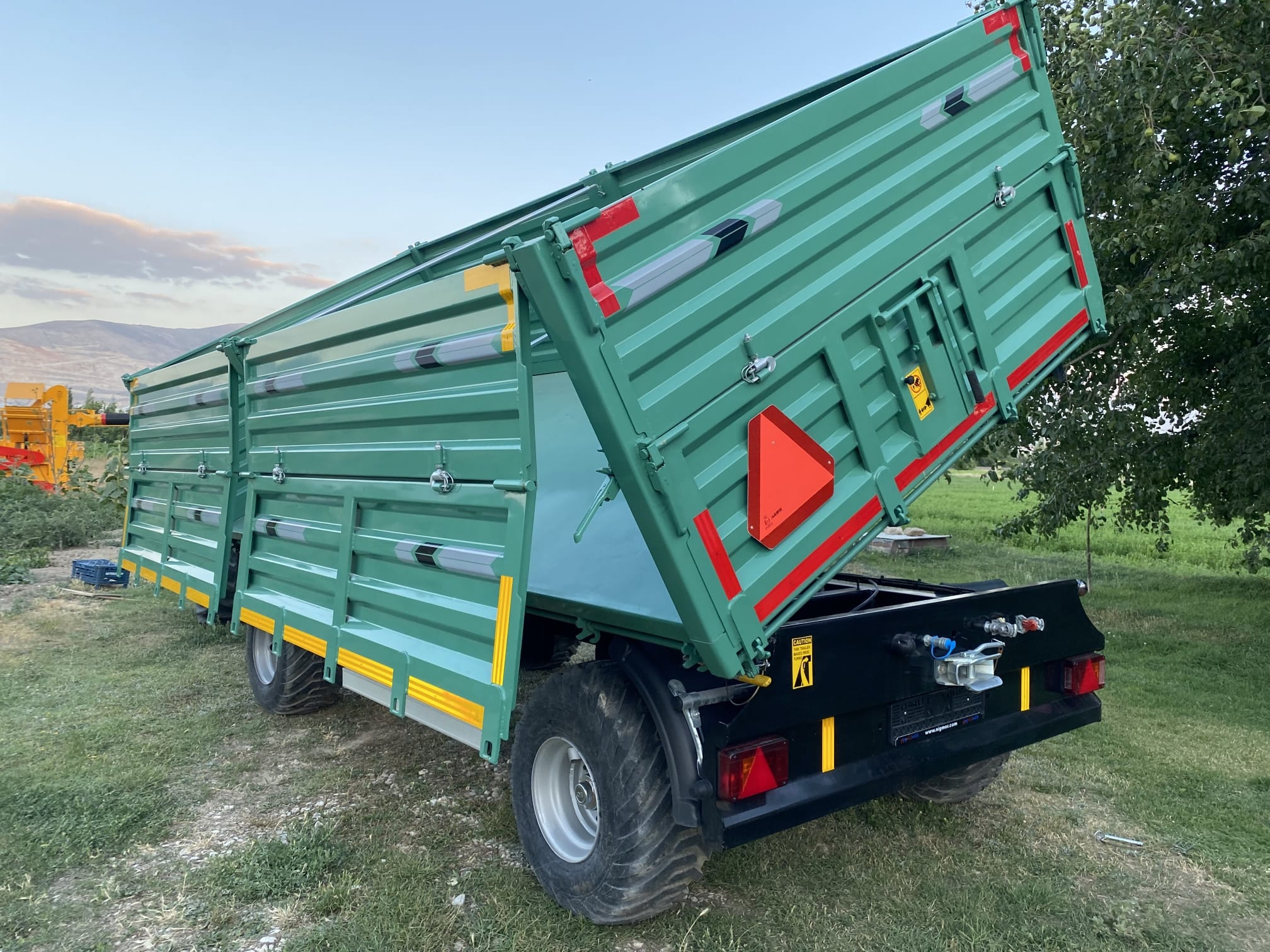 Remorci Agricole NGR-N3-2-10T / Axa dubla 10 tone